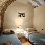Il Pollaio Guests House Appartement *