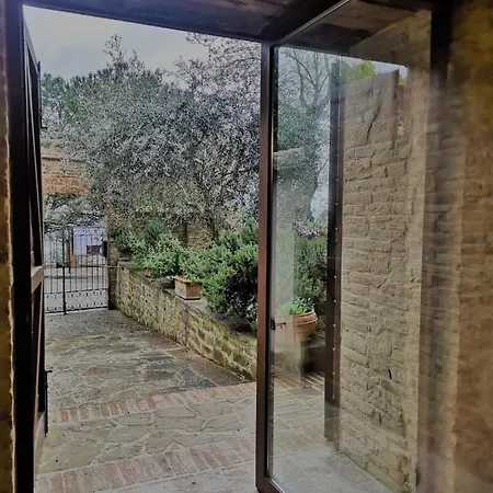Appartamento La Grotta Etrusca Guests House