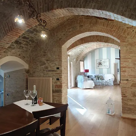 La Grotta Etrusca Guests House * Panicale