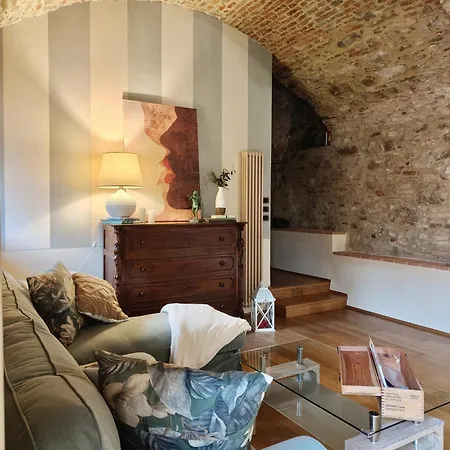 La Grotta Etrusca Guests House Appartamento *