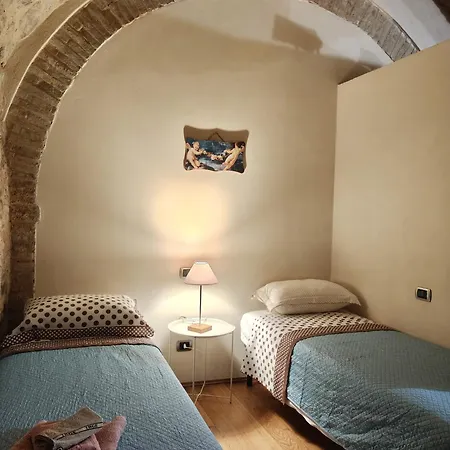 Il Pollaio Guests House Appartement *